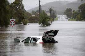 Clip: Nước lũ cuốn trôi xe cộ tại thành phố Sydney sau khi nước Úc hứng chịu lượng mưa kỷ lục - Ảnh 3.