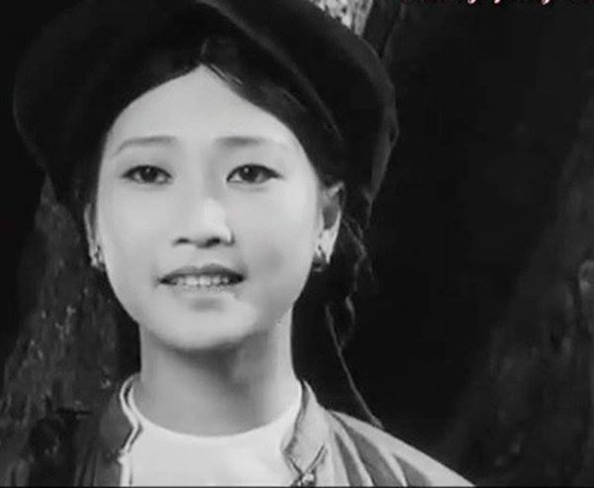 Phát sốt với ảnh hồi trẻ xinh như mộng của mẹ quốc dân phim Việt: Đúng chuẩn mỹ nữ thời ấy, đóng phim còn xuất sắc - Ảnh 5.