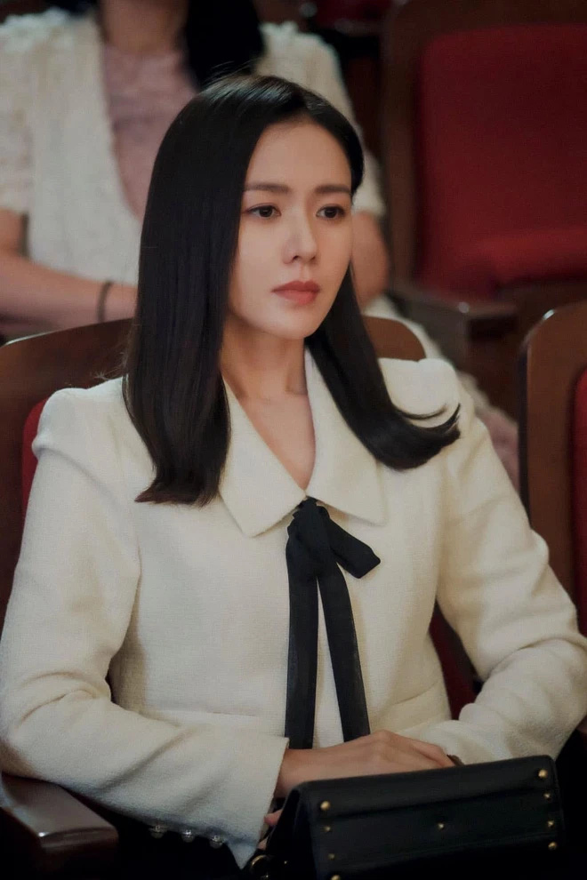 Hội mỹ nhân Hàn kín đáo trên phim, sexy ngoài đời: Nữ phụ A Business Proposal giấu nhẹm vòng 1 khủng - Ảnh 2.