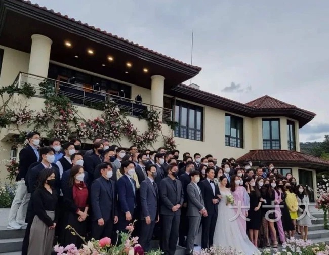 Khung hình quyền lực nhất siêu đám cưới của Hyun Bin và Son Ye Jin đây rồi: Cả dàn sao hạng A hội tụ, chẳng khác gì lễ trao giải Baeksang! - Ảnh 2.