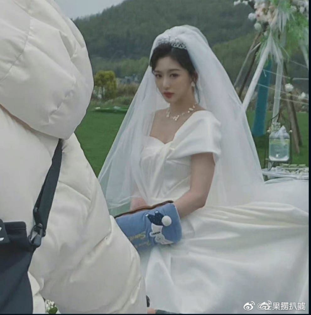 Chốt đơn cô dâu đỉnh nhất màn ảnh 2022: Chặt đẹp từ cổ trang sang hiện đại, sốt nhất nhan sắc bầu bĩnh nhìn mà yêu - Ảnh 3. Chốt đơn cô dâu đỉnh nhất màn ảnh 2022: Chặt đẹp từ cổ trang sang hiện đại, sốt nhất nhan sắc bầu bĩnh nhìn mà yêu - Ảnh 3.