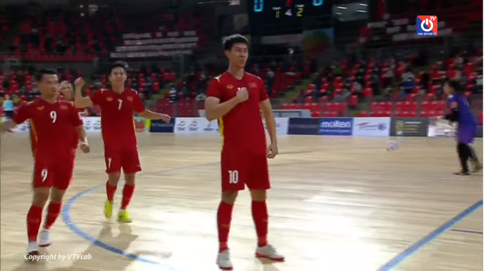 Futsal Southeast Asia: Goalkeeper Van Y played ecstatically, the Vietnamese team won a valuable ticket to the continental tournament - Photo 1.