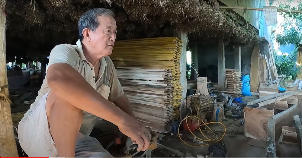 Nhóm mai táng miễn phí cho người dân cù lao: Có hôm chúng tôi phải vác quan tài gần 5km - Ảnh 2. Nhóm mai táng miễn phí cho người dân cù lao: Có hôm chúng tôi phải vác quan tài gần 5km - Ảnh 2.