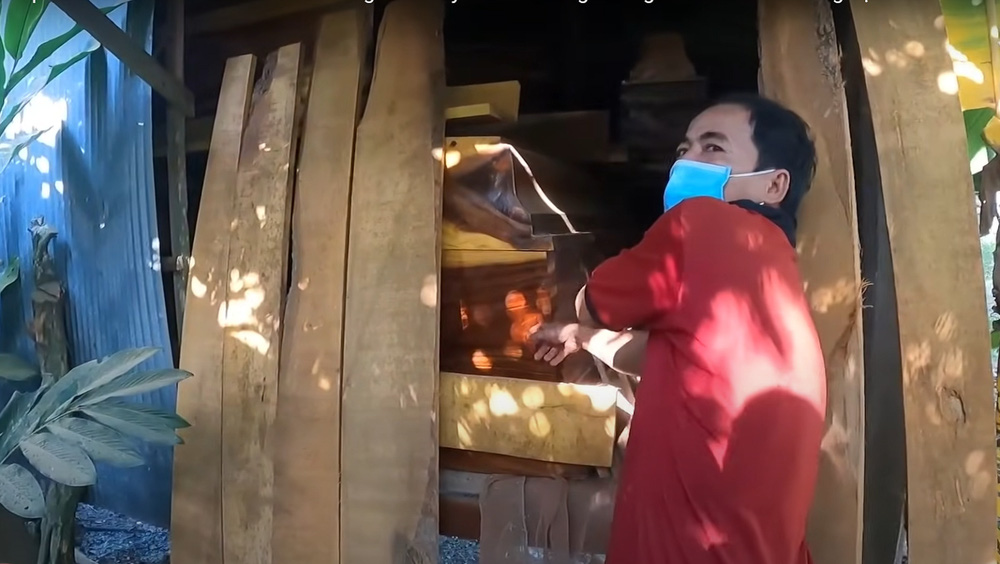 Nhóm mai táng miễn phí cho người dân cù lao: Có hôm chúng tôi phải vác quan tài gần 5km - Ảnh 3. Nhóm mai táng miễn phí cho người dân cù lao: Có hôm chúng tôi phải vác quan tài gần 5km - Ảnh 3.