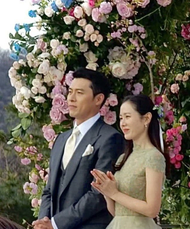 More photos Hyun Bin and Son Ye Jin were not drowned in the super wedding: Worthy of being the best visual couple in Kbiz, the wedding ring was revealed for the first time - Photo 2.