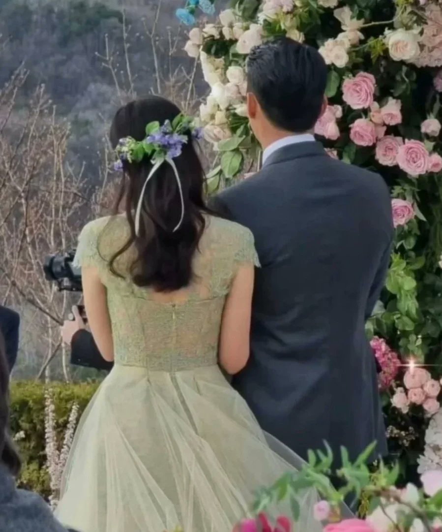 More photos Hyun Bin and Son Ye Jin were not drowned in the super wedding: Worthy of being the best visual couple in Kbiz, the wedding ring was revealed for the first time - Photo 5.