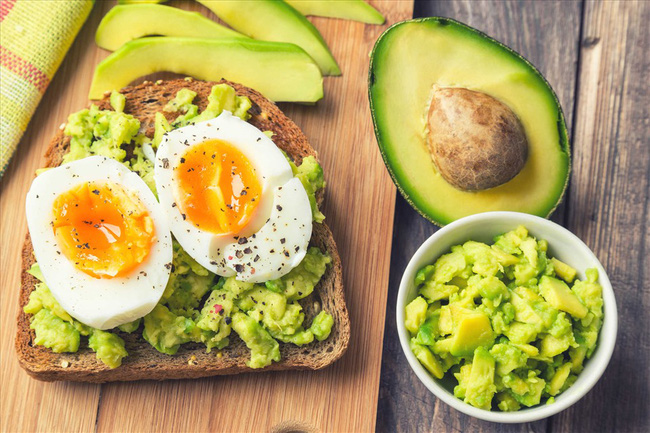 Trứng là ngọc quý rẻ tiền với sức khỏe: Nếu ăn kèm 5 thứ này còn dưỡng nhan và giảm béo nhẹ nhàng, trẻ hay già đều áp dụng được - Ảnh 2.