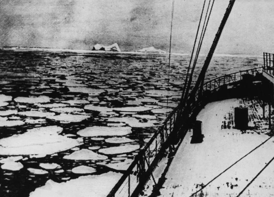 The last rare photos of the sinking disaster of the Titanic haunting humanity: After more than 100 years, the tragedy is still clearly visible - Photo 3.