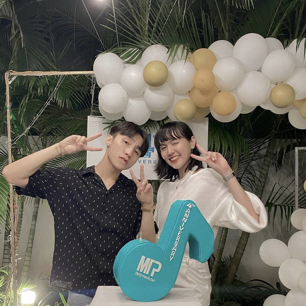 Rầm rộ ảnh nghi Sơn T&ugrave;ng đ&iacute;ch th&acirc;n l&aacute;i xế hộp G63 đưa Hải T&uacute; đi chơi Đ&agrave; Lạt - Ảnh 10.