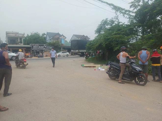 From Da Nang to Hue, father and son were hit by a truck and died tragically - Photo 2.