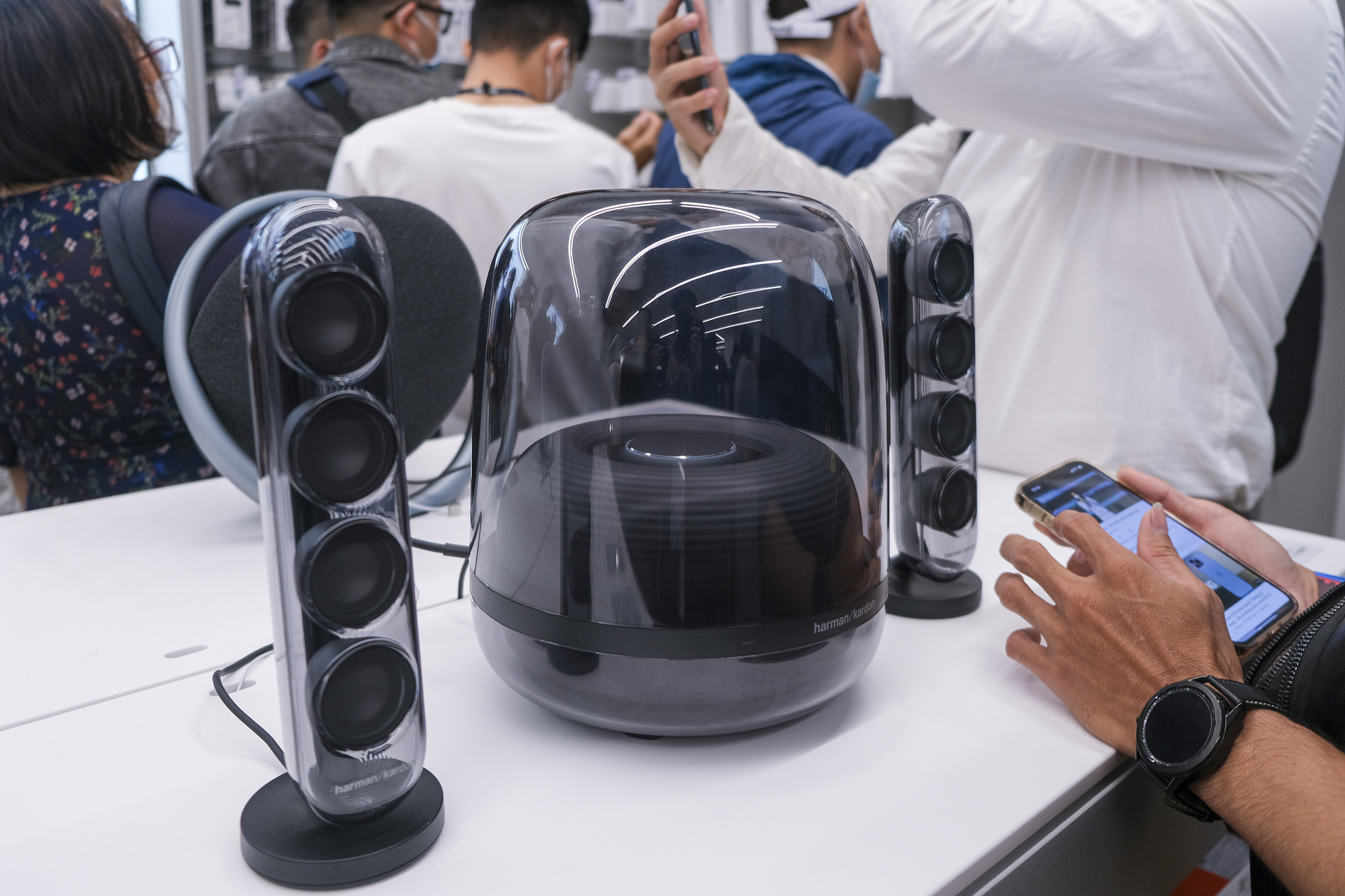 Dạo một vòng cửa hàng chuẩn Apple Premium Reseller diện tích lớn nhất Việt Nam, mê mẩn và “tốn tiền”! - Ảnh 13. Dạo một vòng cửa hàng chuẩn Apple Premium Reseller diện tích lớn nhất Việt Nam, mê mẩn và “tốn tiền”! - Ảnh 13.