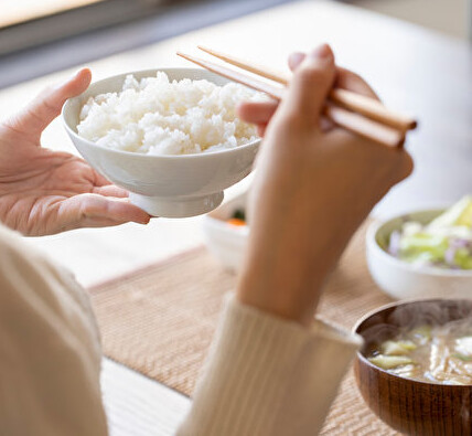 The female artist lost 4.6kg in just 2 weeks thanks to... eating rice to lose weight, Japanese experts share 5 tips to lose weight by eating rice - Photo 1.