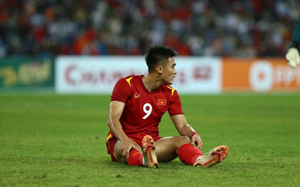 Tiền đạo cao 1m82 chia tay U23 Việt Nam, bỏ lỡ SEA Games làm HLV Park thêm lo lắng - Ảnh 1.