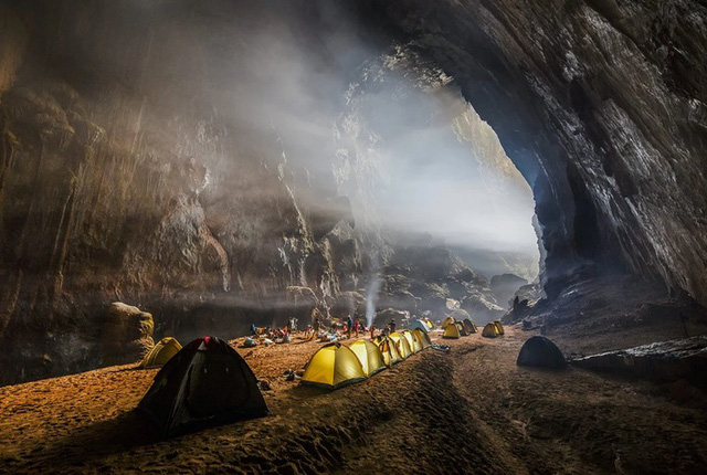 Tour thám hiểm hang động lớn nhất thế giới tại Việt Nam: Cháy vé trước cả năm, cần thể lực dồi dào và quan trọng là phải có... tiền - Ảnh 2.