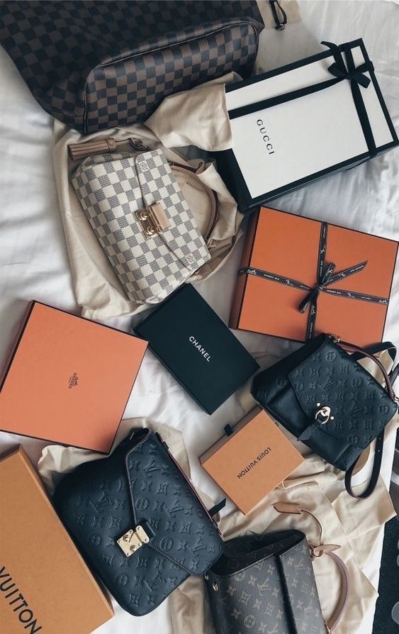 I made my family bankrupt by swiping a credit card to buy branded goods: I had to sell my car, my 80-year-old parents-in-law also paid interest, but that's not the scariest thing! - Photo 2. I made my family bankrupt by swiping a credit card to buy branded goods: I had to sell my car, my 80-year-old parents-in-law also paid interest, but that's not the scariest thing! - Photo 2.