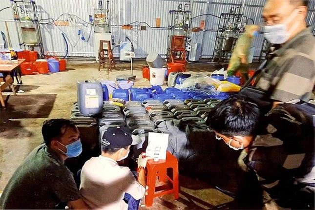 Xét xử nhóm người Trung Quốc mở xưởng ma tuý khủng ở Kon Tum - Ảnh 3.
