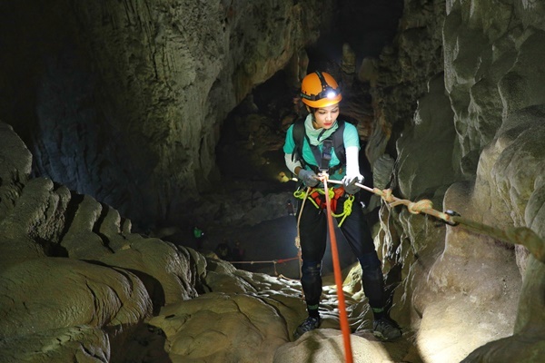 Tour thám hiểm hang động lớn nhất thế giới tại Việt Nam: Cháy vé trước cả năm, cần thể lực dồi dào và quan trọng là phải có... tiền - Ảnh 4.