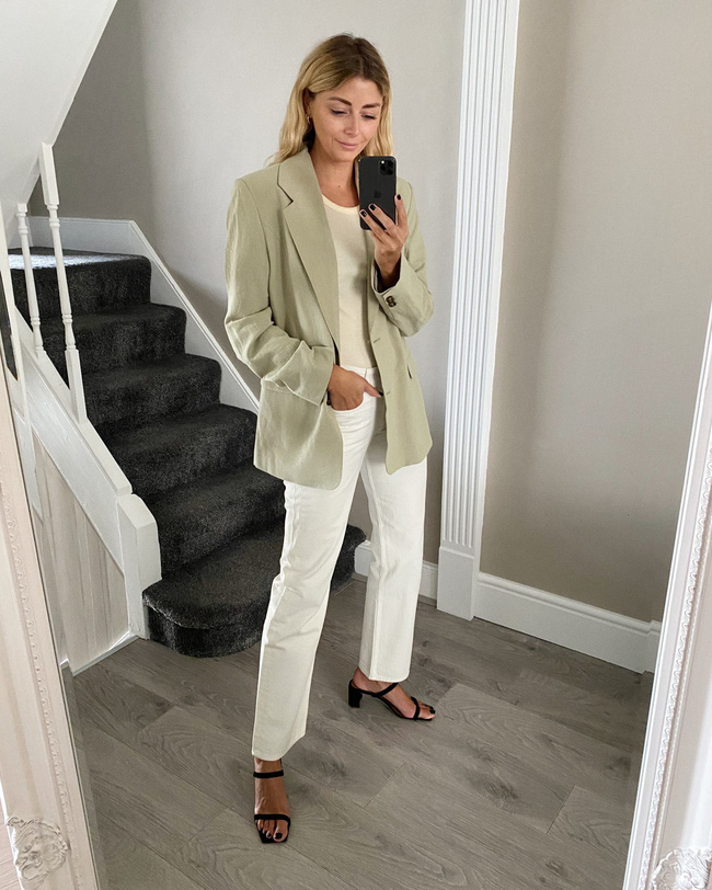 Hack d&aacute;ng đỉnh như Son Ye Jin  khi diện blazer + jeans: D&ugrave;ng phụ kiện khoảng 300k vẫn chuẩn chỉnh style c&ocirc;ng sở - Ảnh 6.