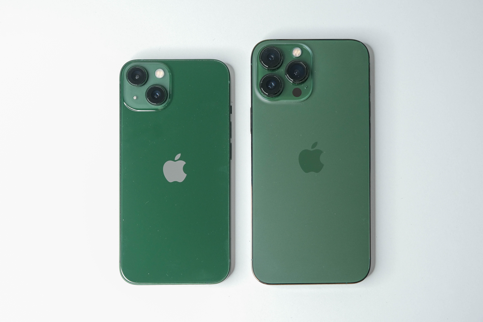 On the hands of green iPhone 13 and iPhone 13 Pro Max just sold in Vietnam: As beautiful as this, it will become a hot trend in 2022!  - Picture 10.
