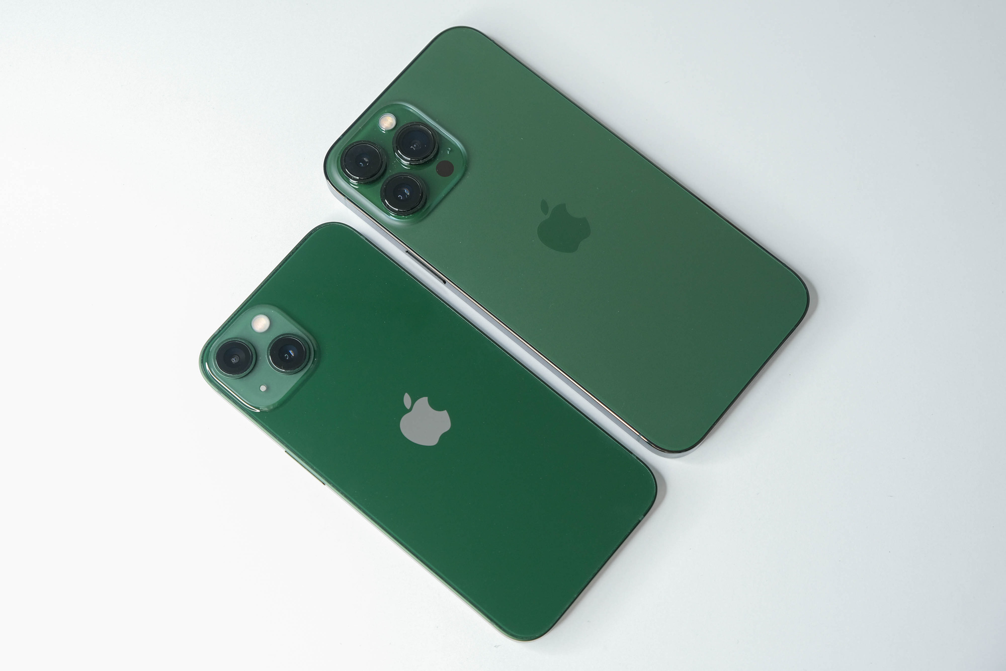On the hands of green iPhone 13 and iPhone 13 Pro Max just sold in Vietnam: As beautiful as this, it will become a hot trend in 2022!  - Picture 12.