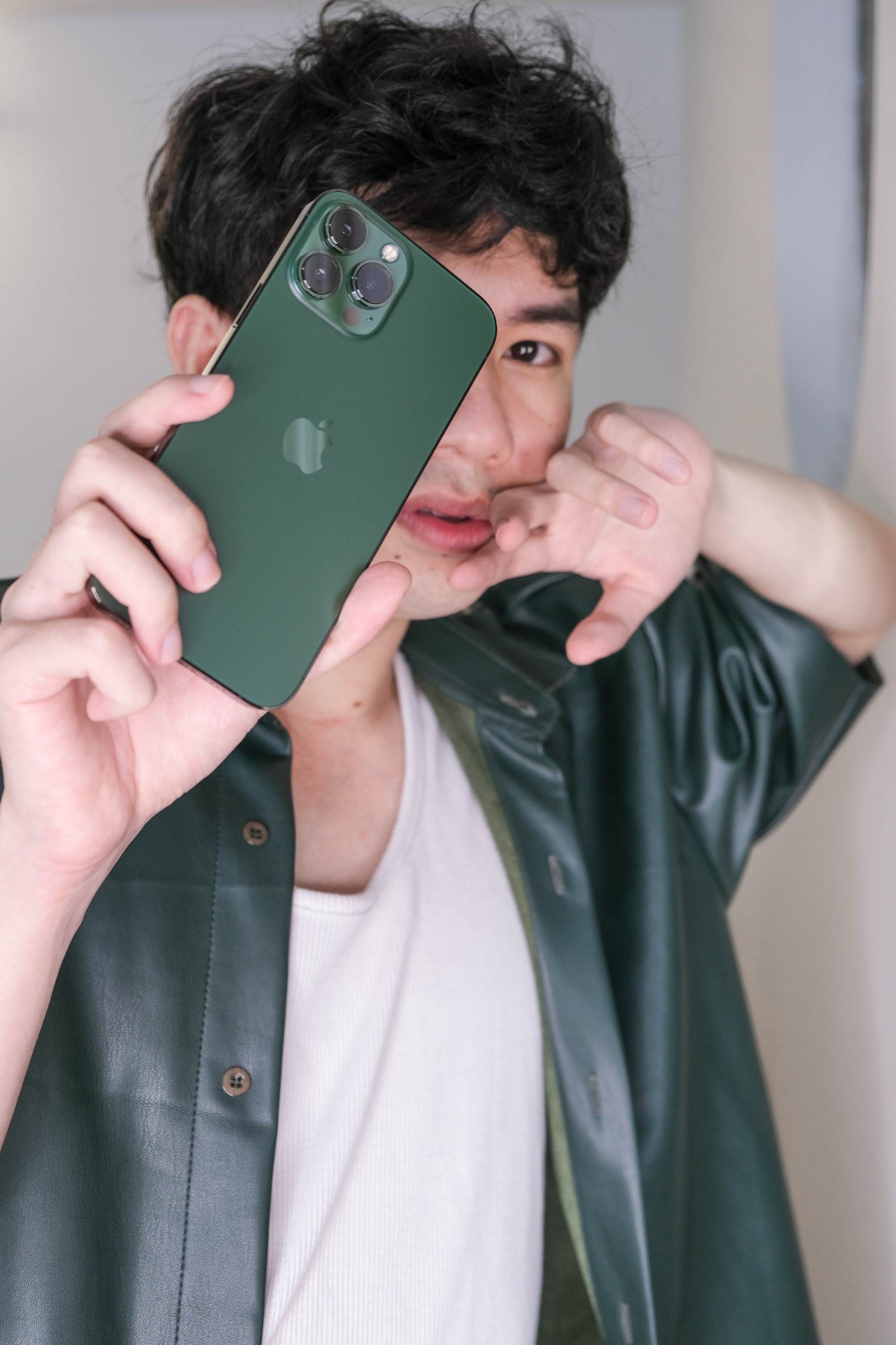 On the hands of green iPhone 13 and iPhone 13 Pro Max just sold in Vietnam: As beautiful as this, it will become a hot trend in 2022!  - Photo 17.