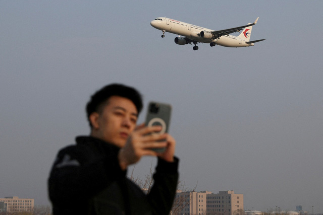 China Eastern Airlines nối lại c&aacute;c chuyến bay sử dụng Boeing 737-800 sau vụ tai nạn - Ảnh 1.
