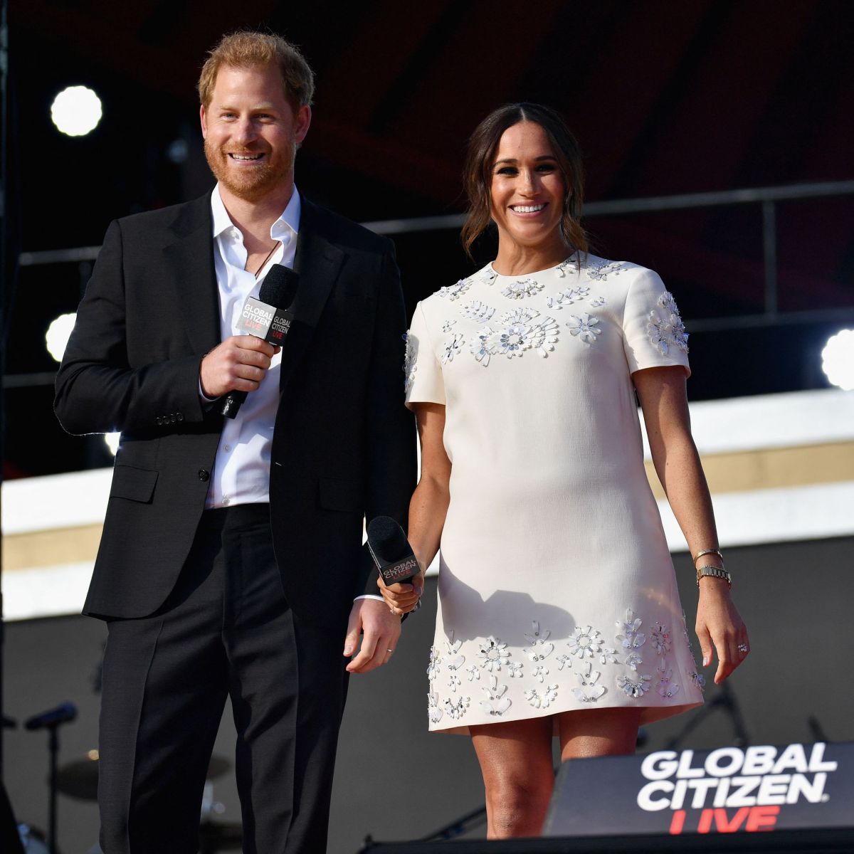 Chỉ mặc đẹp 2 lần rồi lại xấu, bộ cánh mới của Meghan Markle khiến ai nhìn cũng CHÊ! - Ảnh 10.