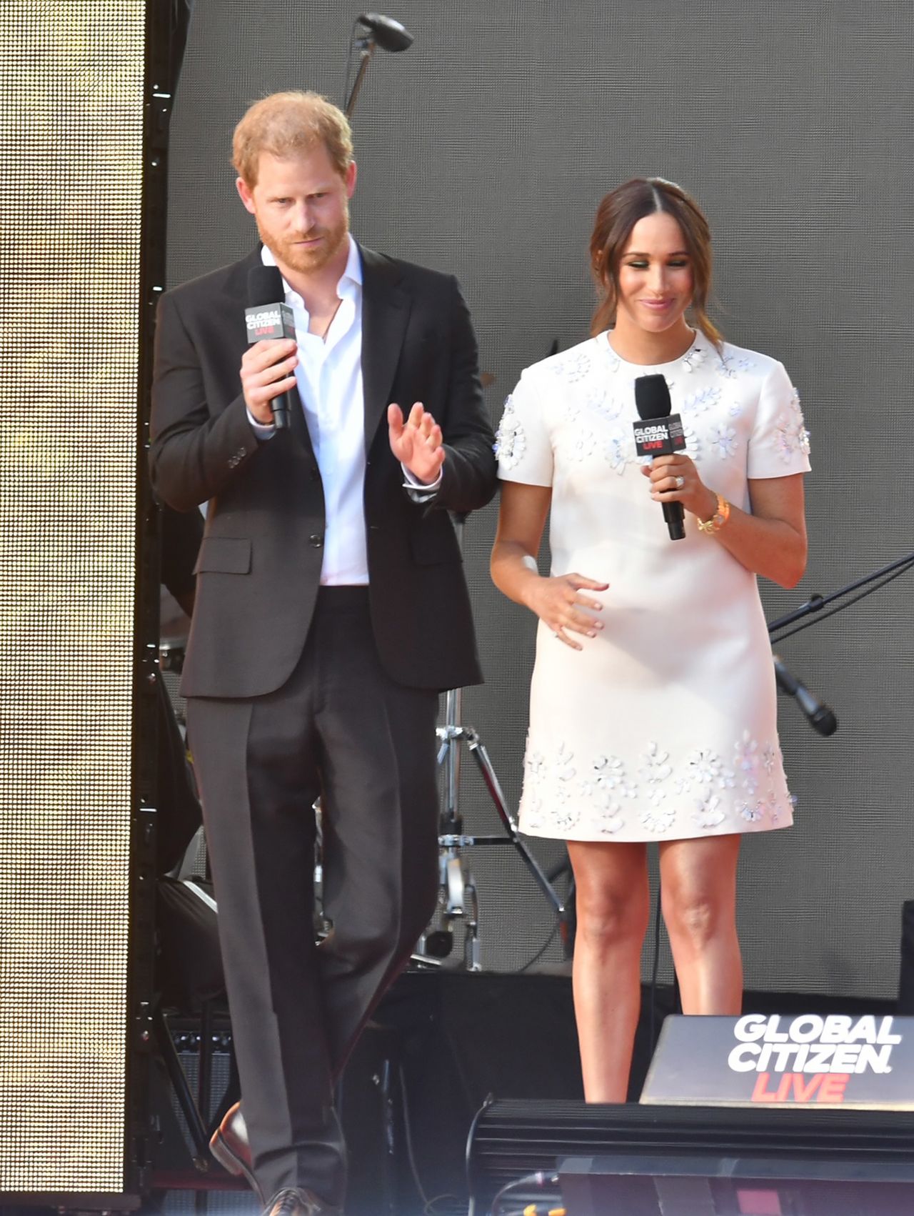 Chỉ mặc đẹp 2 lần rồi lại xấu, bộ cánh mới của Meghan Markle khiến ai nhìn cũng CHÊ! - Ảnh 11.