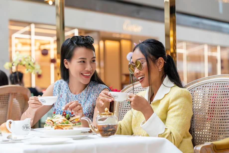 Từ Singapore, chị em thân thiết nói gì về chuyện Hoàng Oanh ly hôn chồng Tây? - Ảnh 3. Từ Singapore, chị em thân thiết nói gì về chuyện Hoàng Oanh ly hôn chồng Tây? - Ảnh 3.