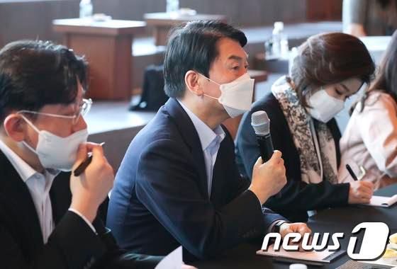 Chưa từng có trong lịch sử: Đại diện tân Tổng thống Hàn Quốc đến thăm trụ sở công ty giải trí HYBE, BTS và công ty vươn tầm vị thế khủng - Ảnh 4.