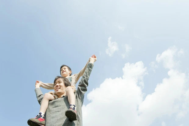 Giáo sư nổi tiếng: Hơn cả đánh hay mắng, cha mẹ càng yêu con theo cách này mới là hại con - Ảnh 2.