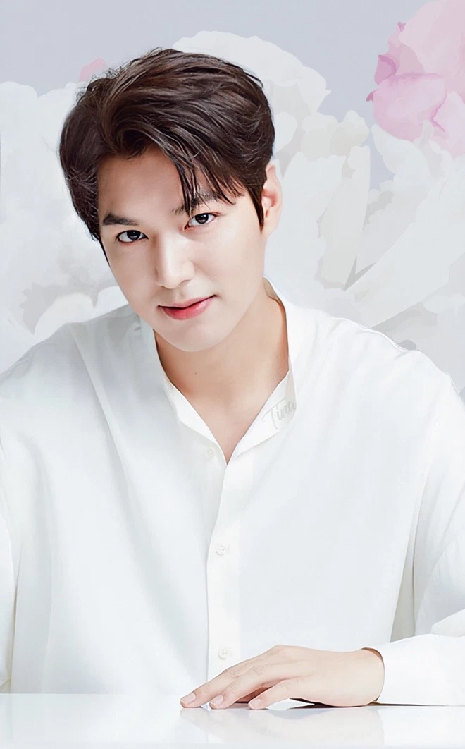 Với nhan sắc thanh tú, điển trai, Lee Min Ho là tên tuổi đình đám của làng giải trí Hàn Quốc. Khoảnh khắc được ghi lại trên ảnh thể hiện được sự tài năng diễn xuất cùng vẻ ngoài hoàn hảo của anh, khiến fans càng thêm yêu mến.