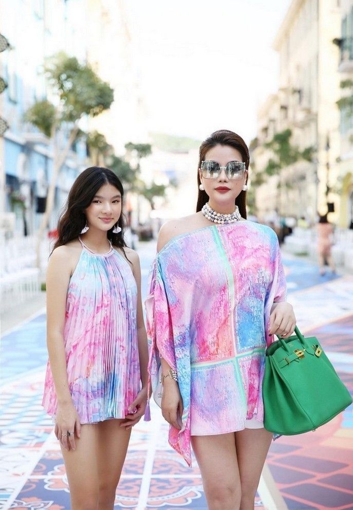 14-year-old Truong Ngoc Anh's daughter dressed up as a cool girl, looking at it 1000 times is not boring - Photo 15. 14-year-old Truong Ngoc Anh's daughter dressed up as a cool girl, looking at it 1000 times is not boring - Photo 15.