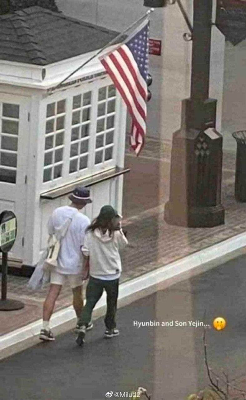 Revealing rare photos of Hyun Bin and Son Ye Jin on their honeymoon in the US, what sweet move does the wife have to her husband?  - Photo 2.