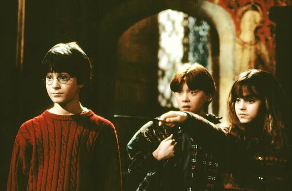 5 chi tiết Hollywood “giẫm đạp” lên nguyên tác, Harry Potter tệ quá trời mà vẫn chưa khó hiểu bằng 1 bom tấn - Ảnh 3.