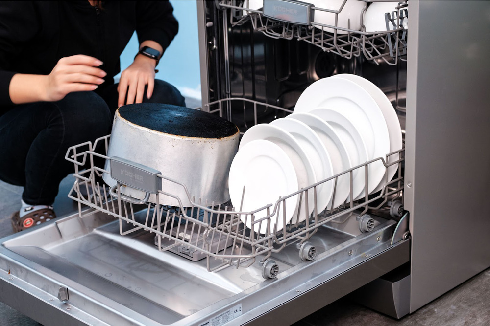 Dishwashers are criticized for wasting water, washing dirty: Users voice a very convincing argument - Photo 7.