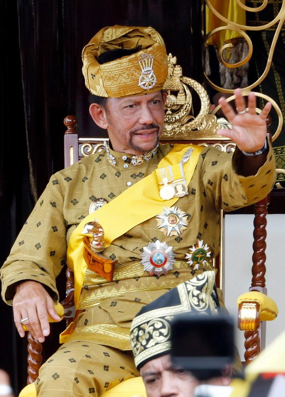 The lavish life of the Sultan of Brunei with a huge fortune, ready to be gilded with anything in sight - Photo 1.