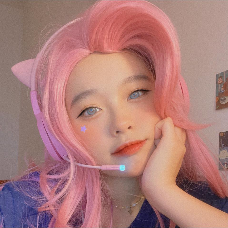 L&agrave;ng game Việt tr&igrave;nh l&agrave;ng một nữ MC mới, nhưng sao d&acirc;n t&igrave;nh n&aacute;o loạn gọi t&ecirc;n &ldquo;đ&agrave;n chị&rdquo; Minh Nghi? - Ảnh 1.