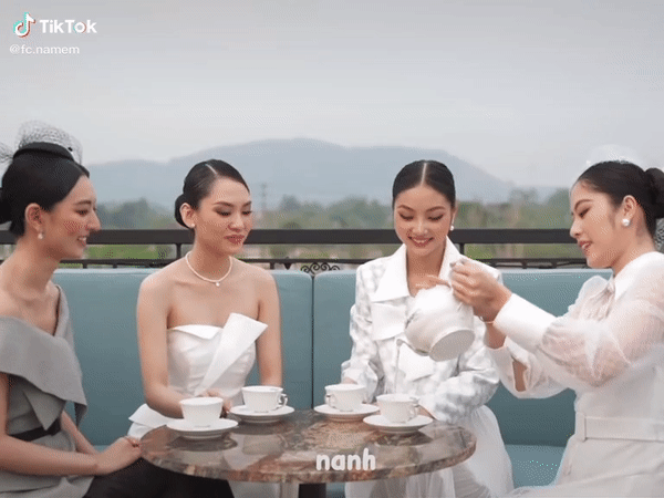 Pha rót trà màu mè của Nam Em làm thí sinh Miss World Vietnam 2022 ngơ ngác nhìn nhau: Ủa? - Ảnh 2.