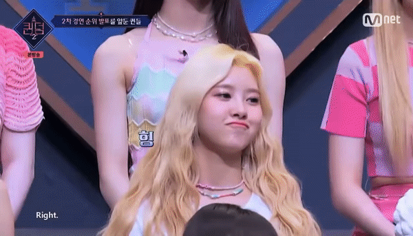 1 nữ idol Kpop bị trượt té trên sân khấu, netizen xem lại mà cảm thấy hú hồn giùm! - Ảnh 3.