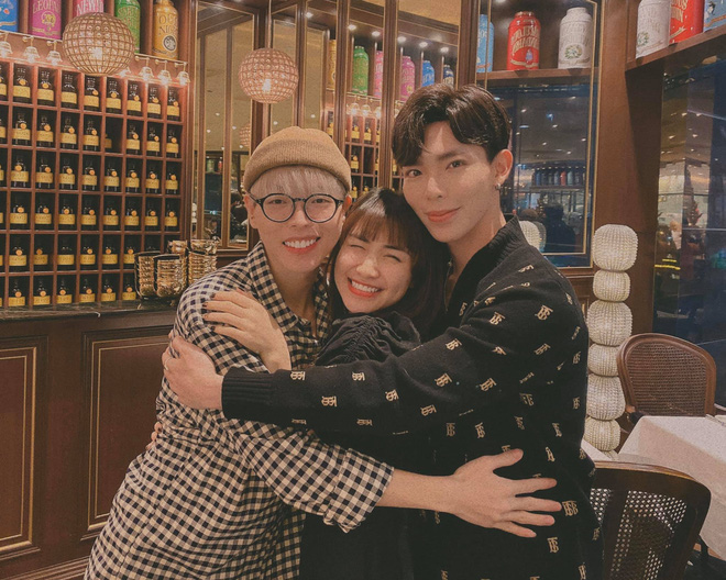 Hội bạn thân đình đám Vbiz: Gia đình Hoa Dâm Bụt coi nhau như ruột thịt, Hà Tăng có tình bạn triệu đô hơn một thập kỷ - Ảnh 20. Hội bạn thân đình đám Vbiz: Gia đình Hoa Dâm Bụt coi nhau như ruột thịt, Hà Tăng có tình bạn triệu đô hơn một thập kỷ - Ảnh 20.