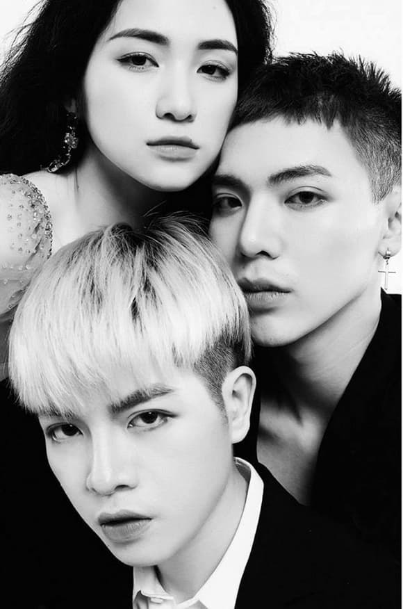 Hội bạn thân đình đám Vbiz: Gia đình Hoa Dâm Bụt coi nhau như ruột thịt, Hà Tăng có tình bạn triệu đô hơn một thập kỷ - Ảnh 24. Hội bạn thân đình đám Vbiz: Gia đình Hoa Dâm Bụt coi nhau như ruột thịt, Hà Tăng có tình bạn triệu đô hơn một thập kỷ - Ảnh 24.