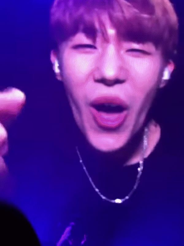Netizen Hàn xúc động khi được nghe lại tiếng hò reo, cổ vũ trong concert của 1 idol: Sự hồi sinh Kpop là đây! - Ảnh 2.