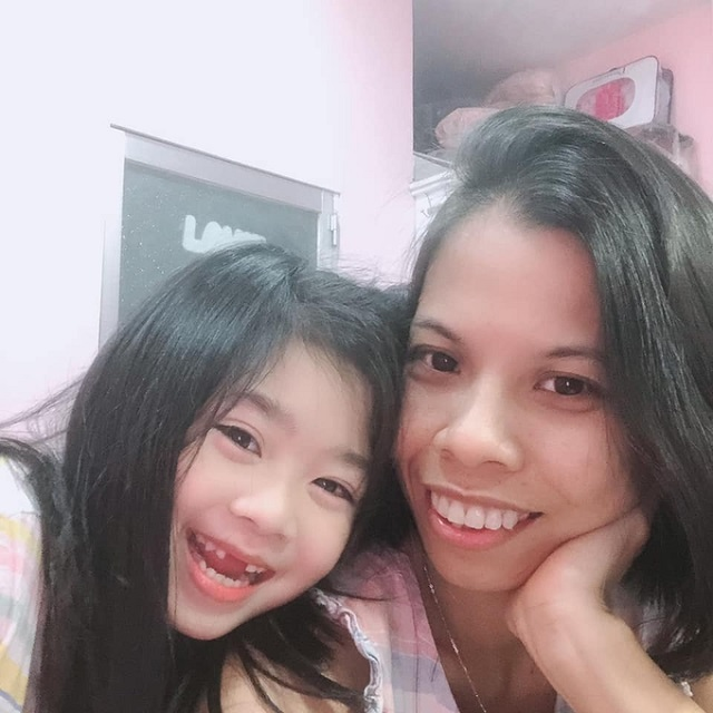 Con gái cố diễn viên Mai Phương vui vẻ đi du lịch cùng bảo mẫu, lời động viên thể hiện rõ tình cảm với nhóc tỳ - Ảnh 6.