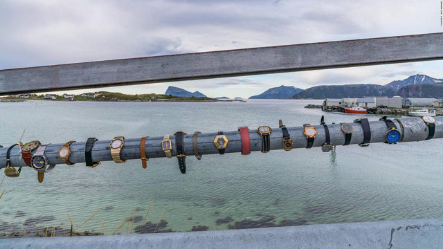 A small island that stops time in Norway: There is no concept of day - night, more than 350 people live but never wear a watch - Photo 7.