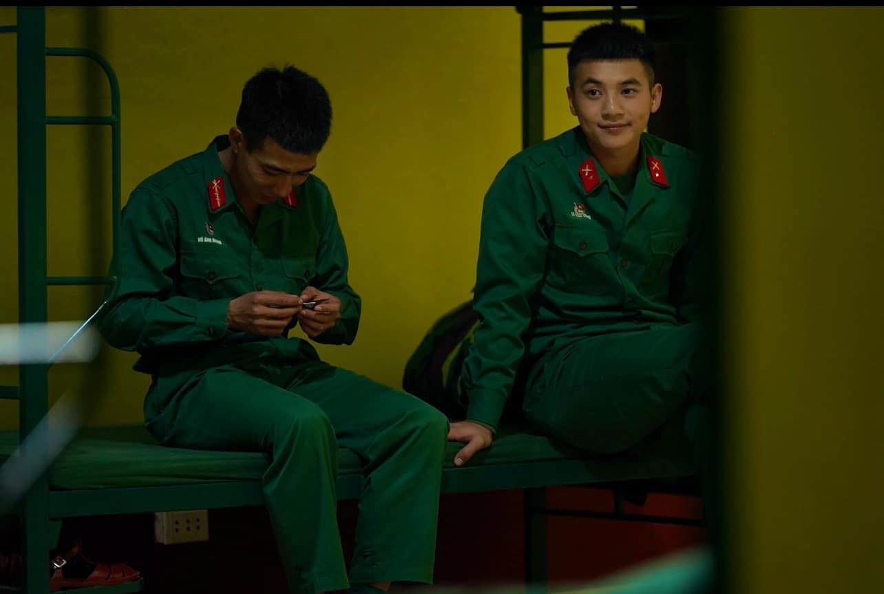 The army hot boy once again made the sister association fall, appearing in the frame, still showing off his handsome beauty - Photo 5. The army hot boy once again made the sister association fall, appearing in the frame, still showing off his handsome beauty - Photo 5.
