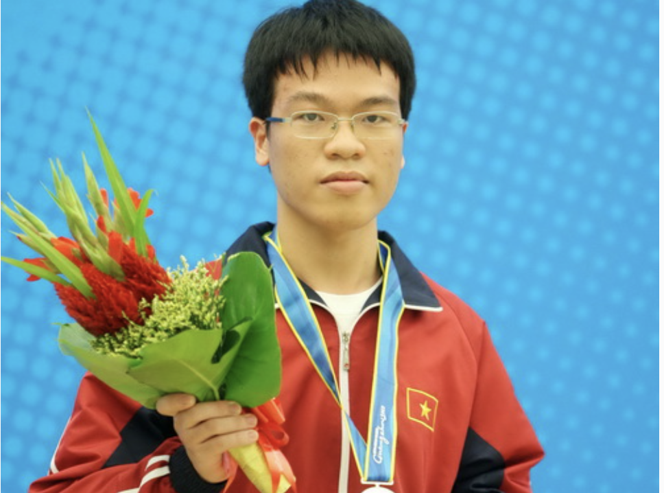 Portrait of chess player Le Quang Liem - who just defeated the World Chess King: Graduated with 2 excellent degrees, won a full scholarship to study abroad because he was so good at chess - Photo 2.