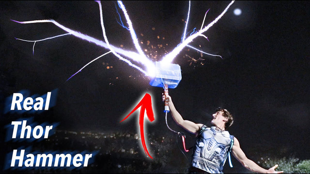 YouTuber created Thor's magic hammer with the ability to launch lightning in reality - Photo 2.