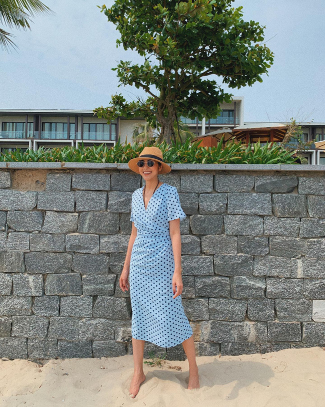 15 outfit đi du lịch của sao Việt: Chị em ghim ngay để mặc đẹp cả chuyến đi - Ảnh 15.