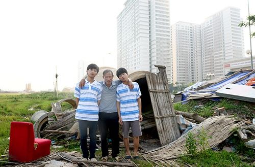 Meet the father who lived in the sewers for 10 years and raised his 2 children as valedictorian in a university in Hanoi: I'm no longer in the sewer - Photo 5.